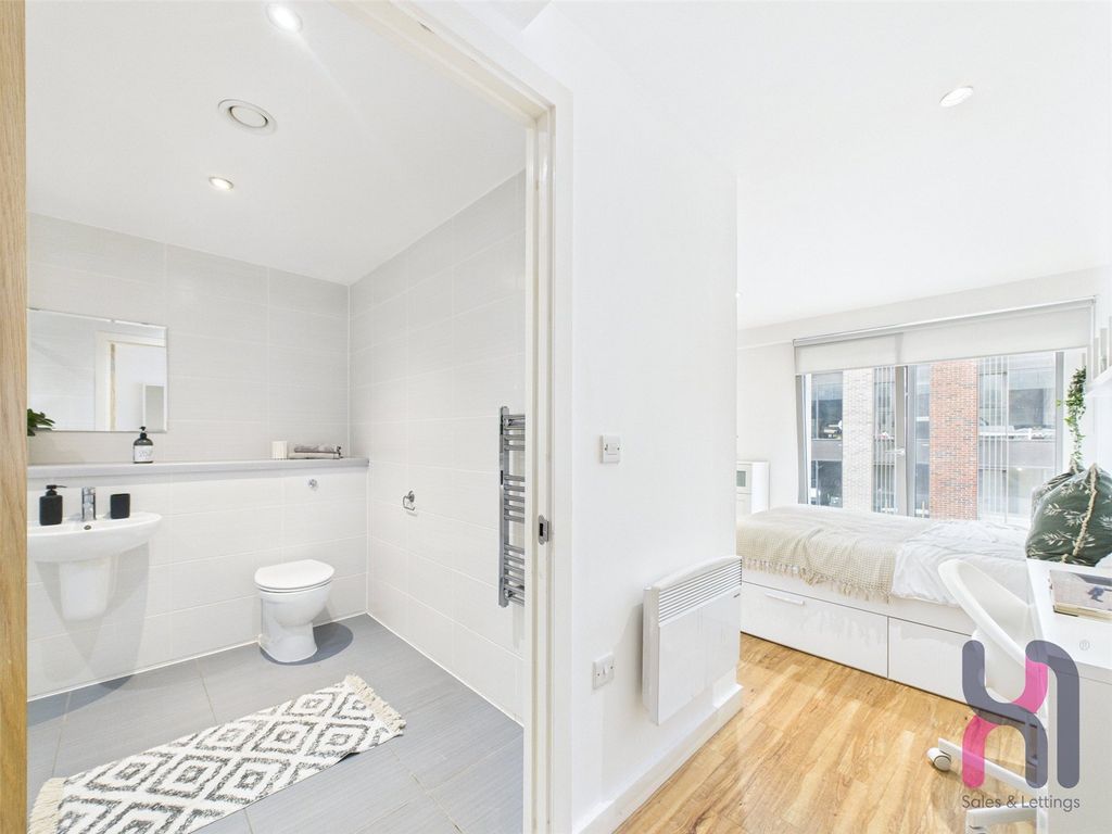 Property photo 1 of 6 Picture No. 14