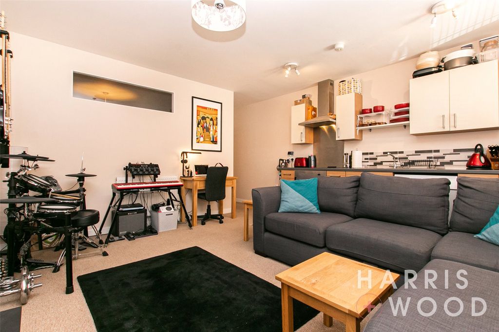 Property photo 2 of 13 Picture No. 10