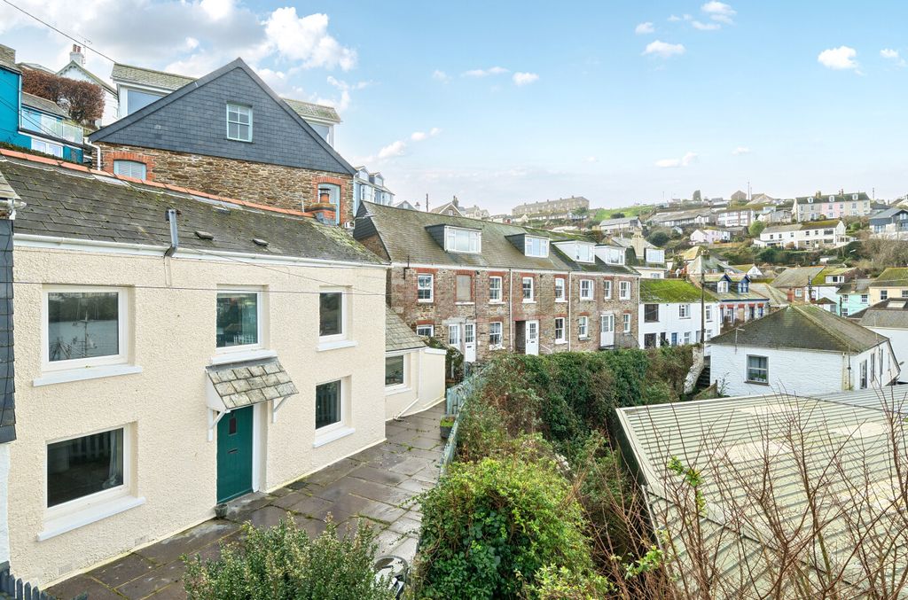 Property photo 1 of 11 1407100-1-69832Ac...