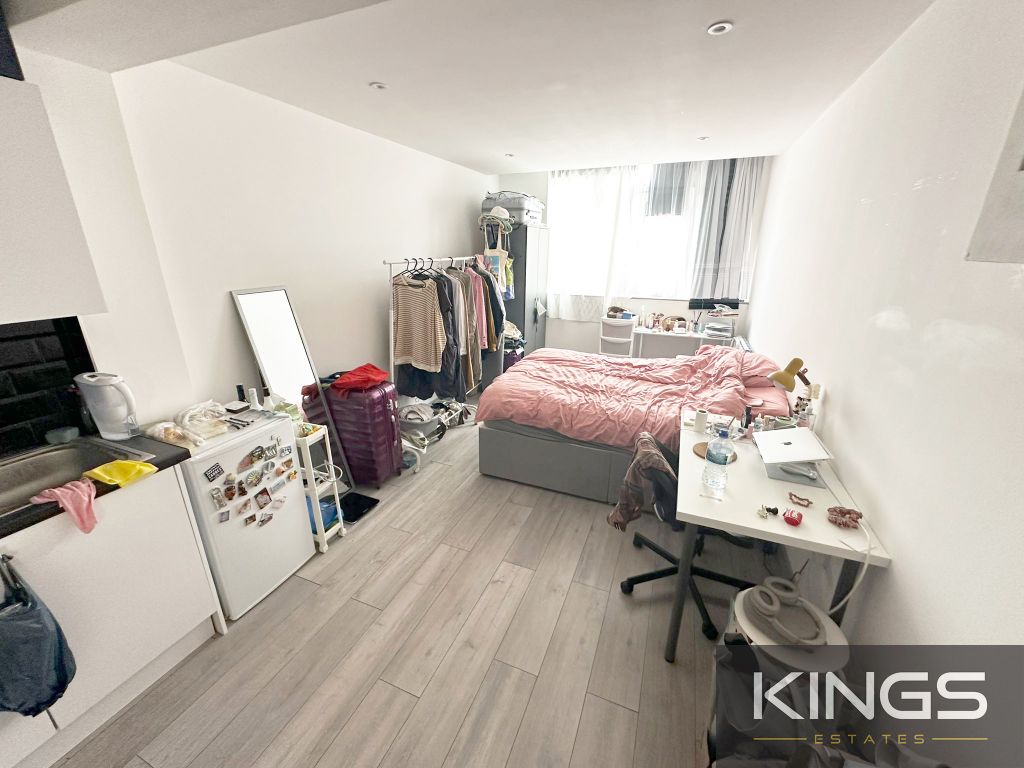 Property photo 1 of 5 Flat 8, 43 London Rd (1)Logo