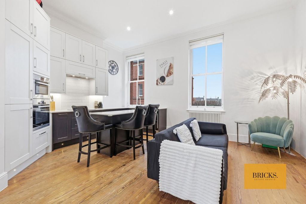 Property photo 3 of 23