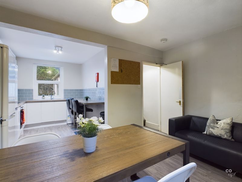 Property photo 3 of 8 Photo 15