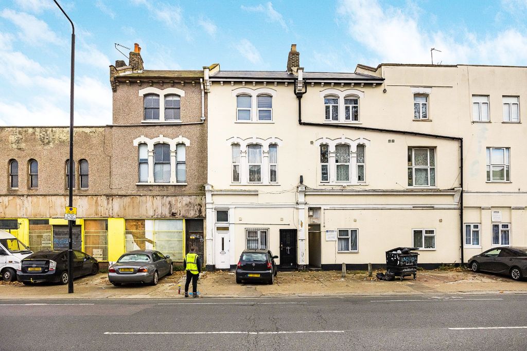 Property photo 1 of 6 3733220