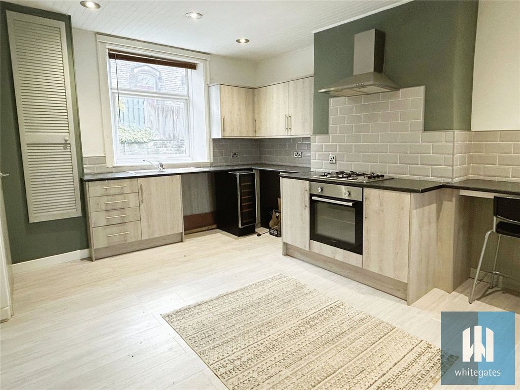 Property photo 2 of 18 Picture No. 34