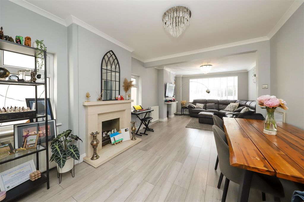 Property photo 2 of 17 Reception Room