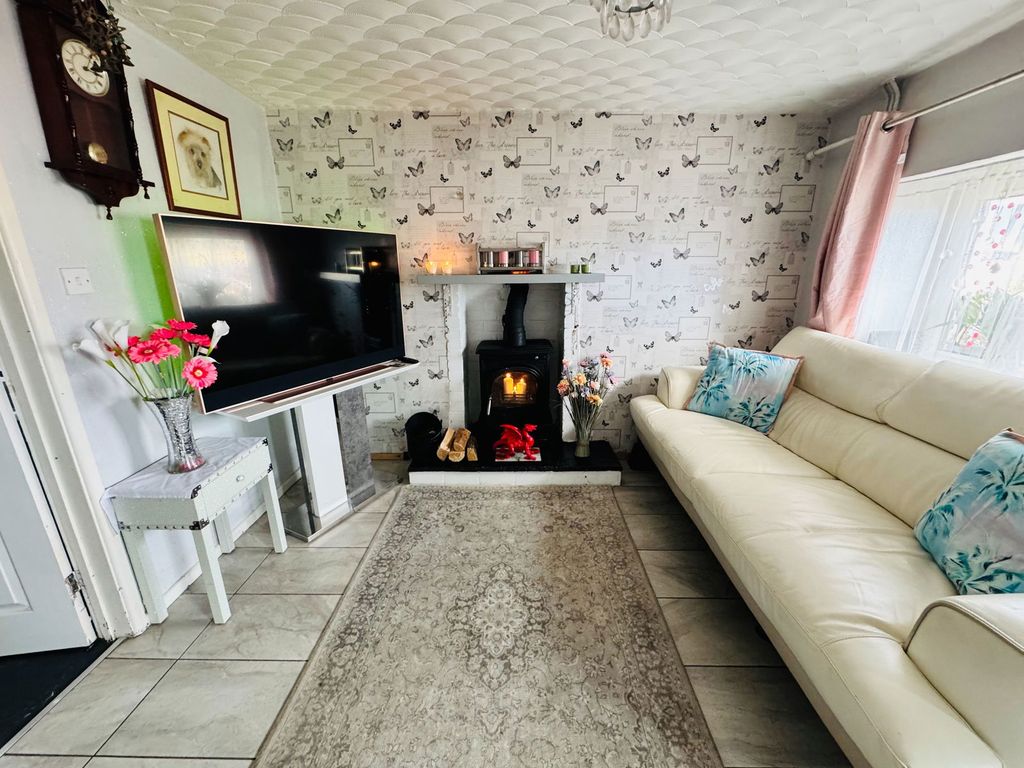 Property photo 3 of 21