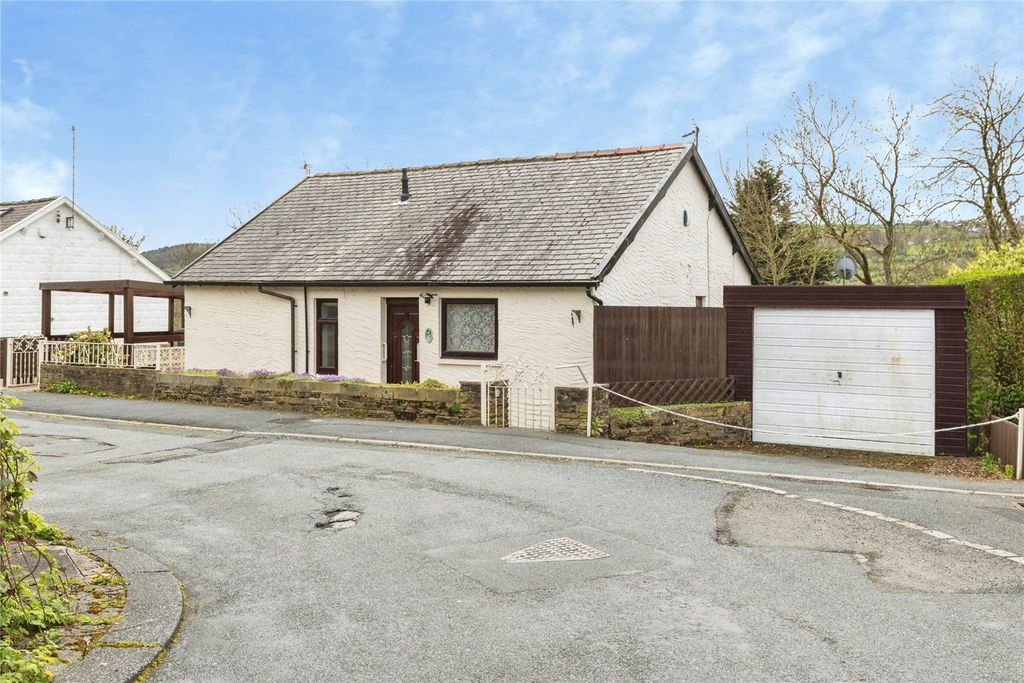 Property photo 2 of 27 Picture No. 21