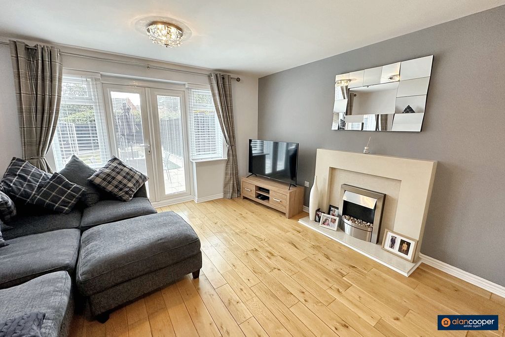 Property photo 2 of 19 4458753