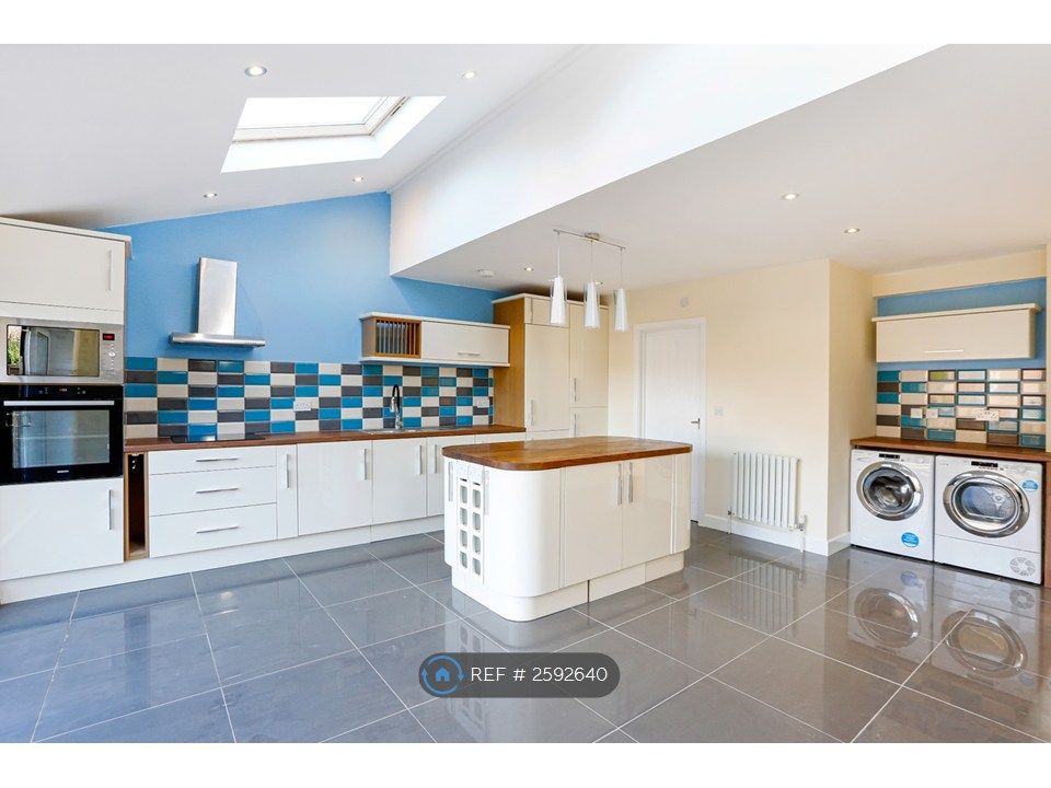 Property photo 3 of 9 Kitchen/Diner