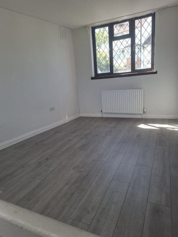 Property photo 1 of 2