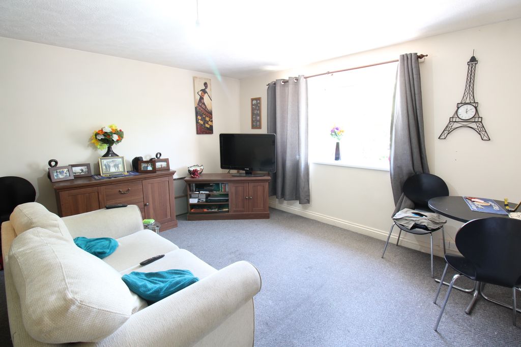 Property photo 2 of 7