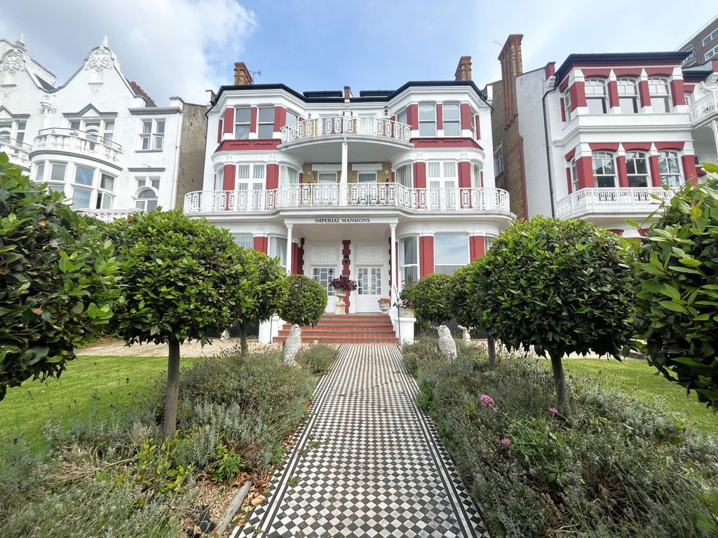 Property photo 1 of 18