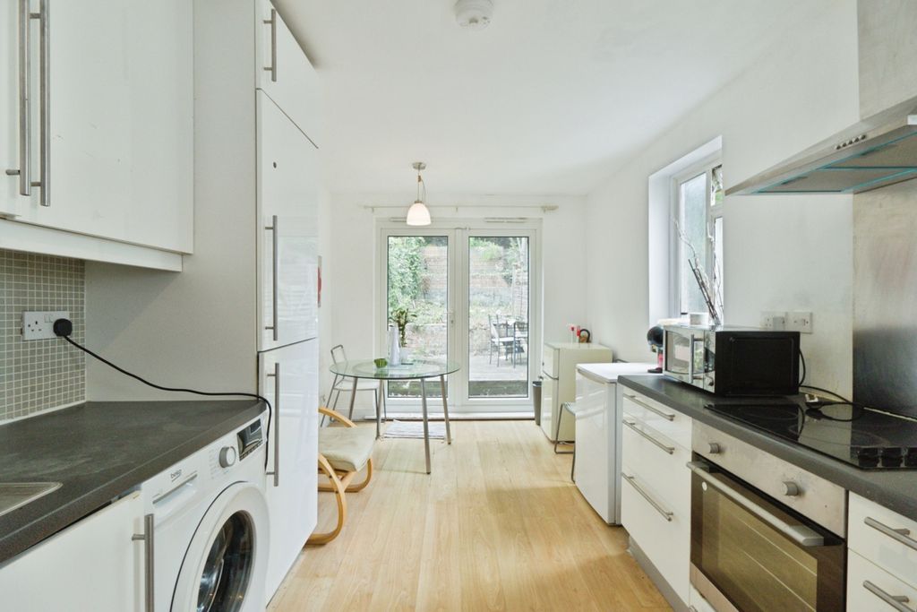 Property photo 2 of 24 Pbox-Img.Jpg