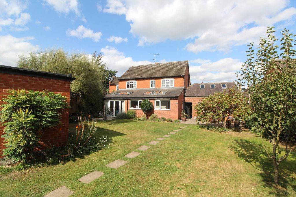 Property photo 1 of 32