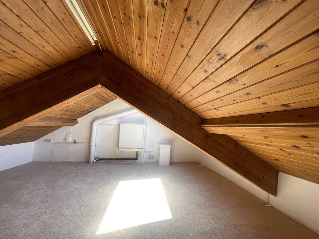 Property photo 3 of 6 Bedroom