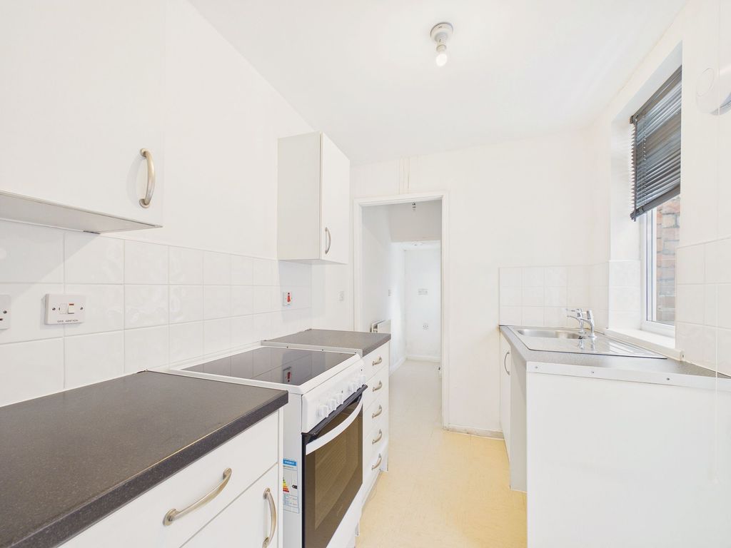 Property photo 2 of 8 Kitchen