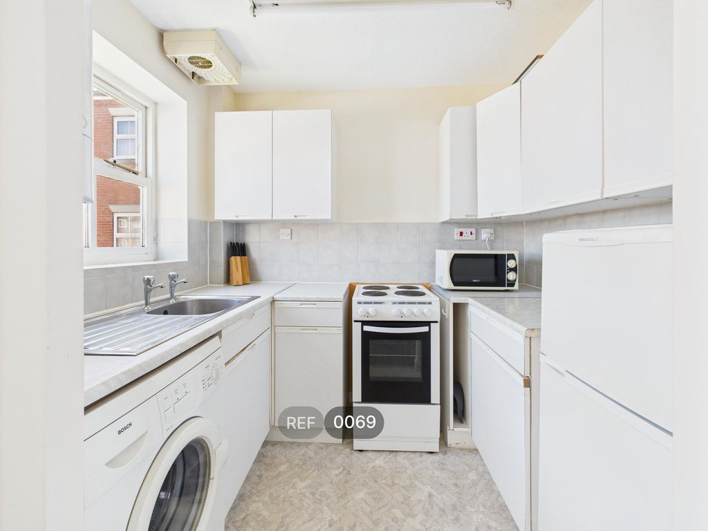 Property photo 3 of 24 Kitchen