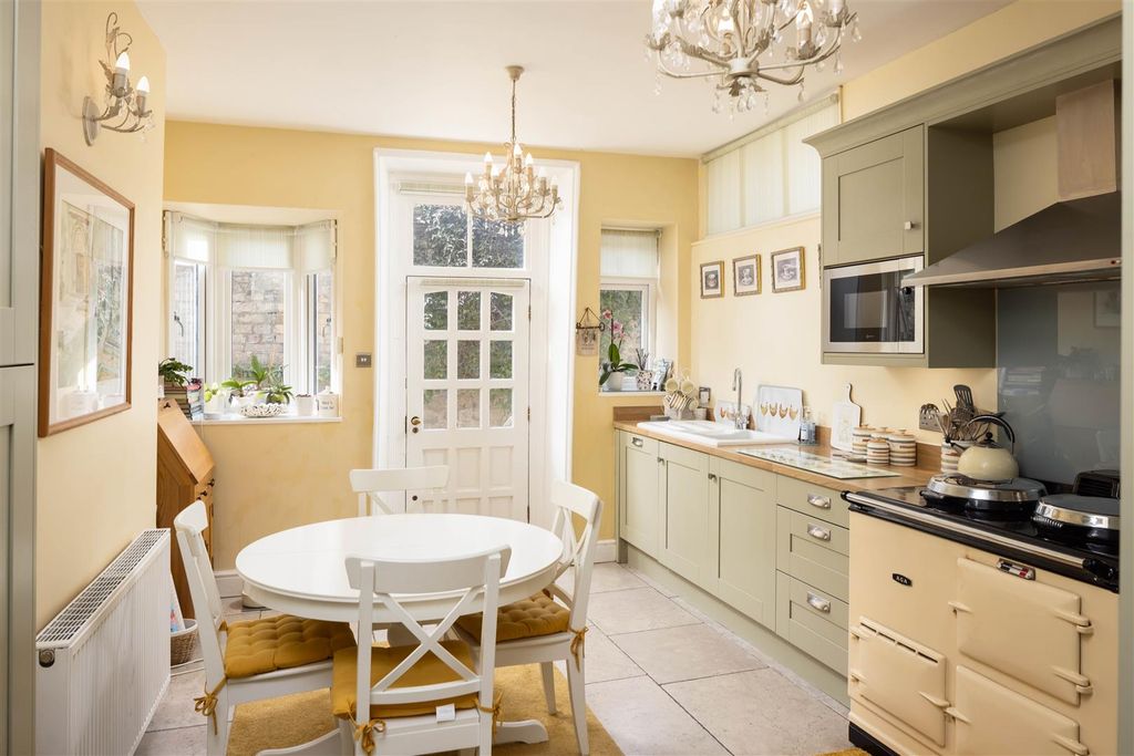 Property photo 2 of 19 00006.Jpg