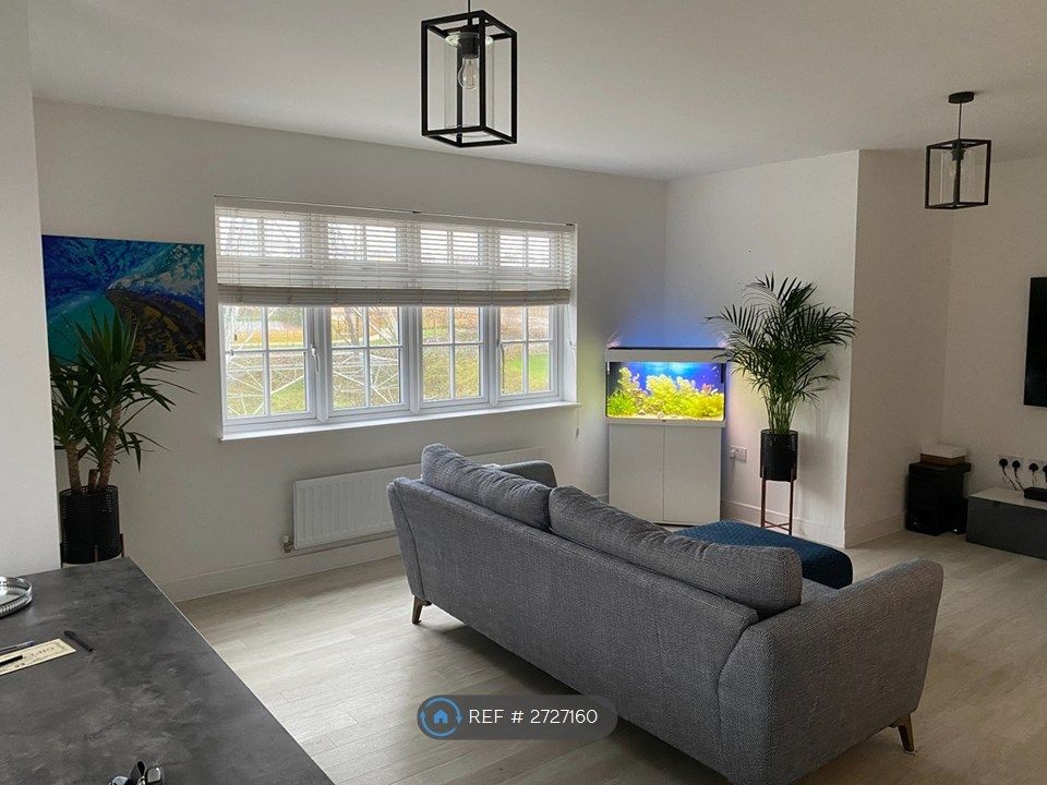 Property photo 2 of 10 Living Room