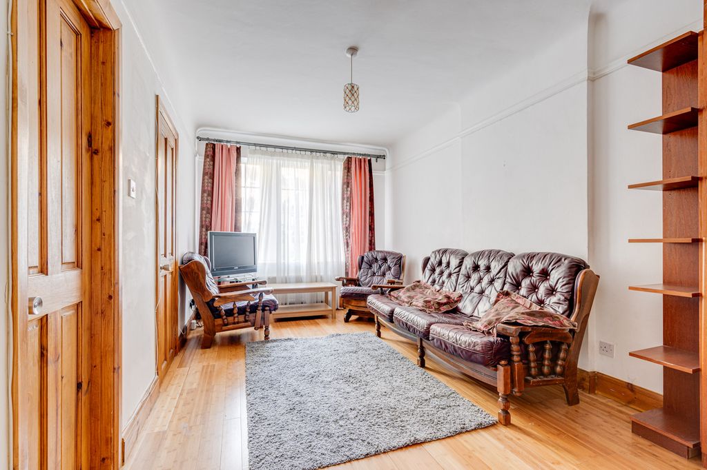 Property photo 3 of 9