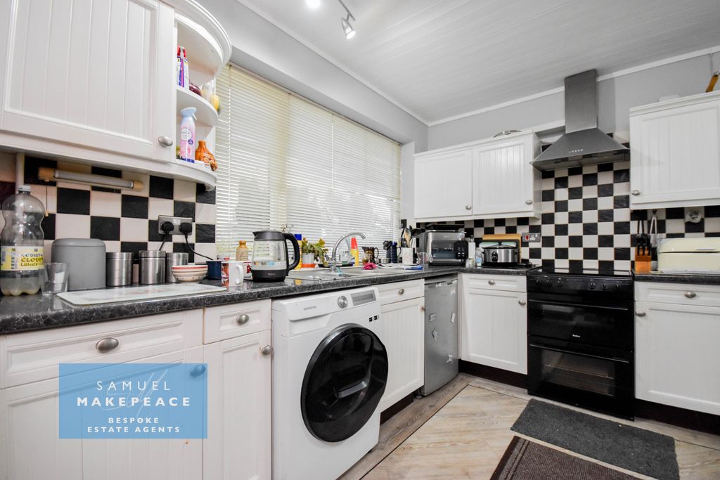 Property photo 3 of 18 Gallery