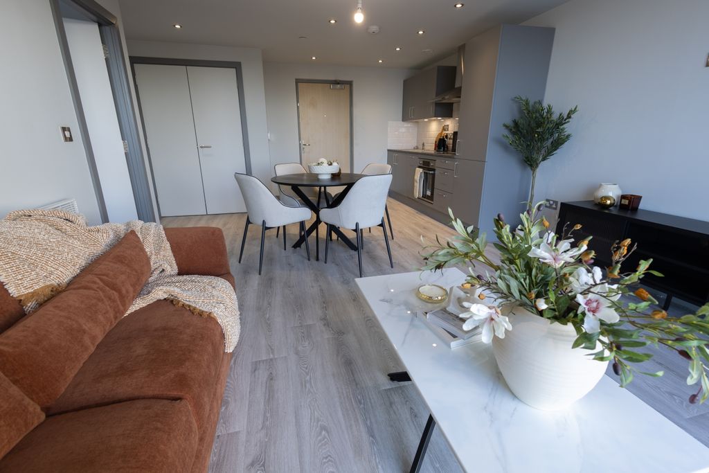 Property photo 3 of 9 Living Area