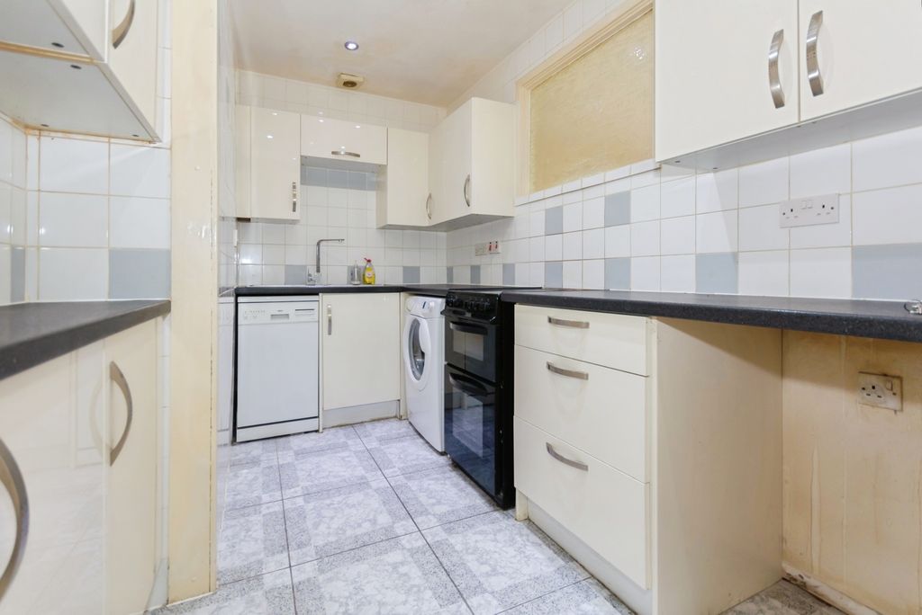 Property photo 2 of 17 Photo