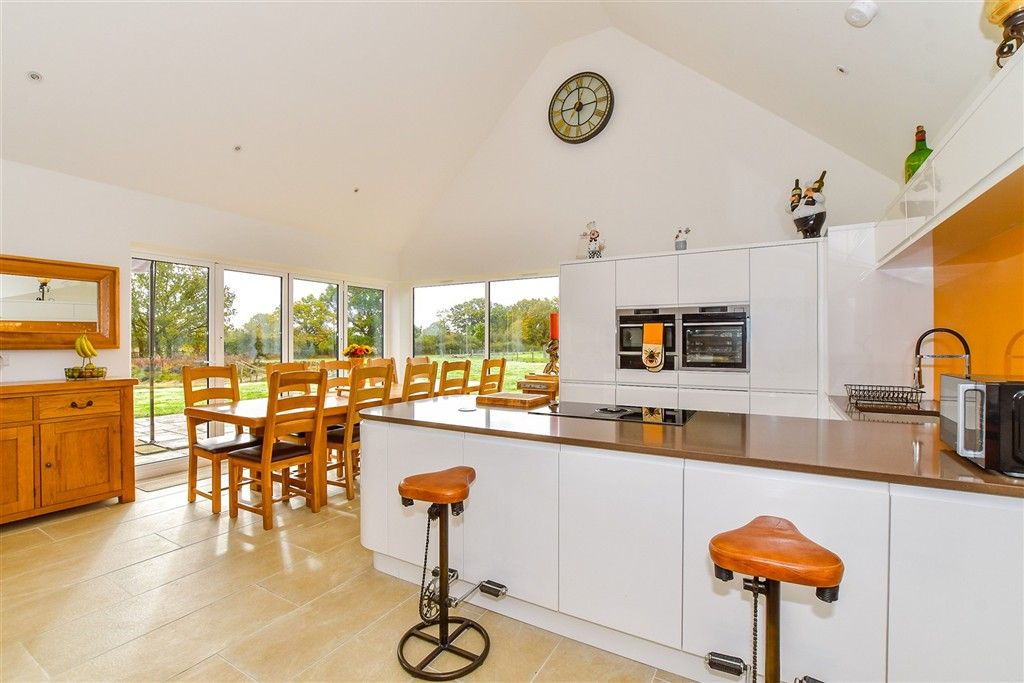 Property photo 3 of 30 Lounge/ Kitchen/ Diner