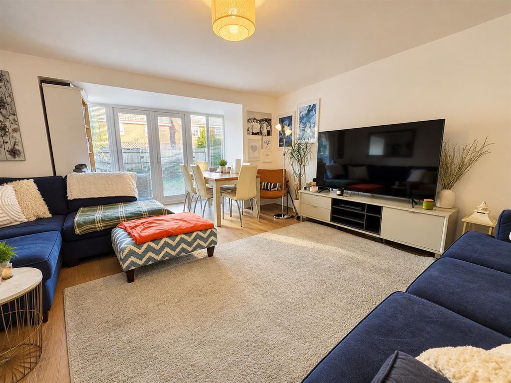 Property photo 3 of 11