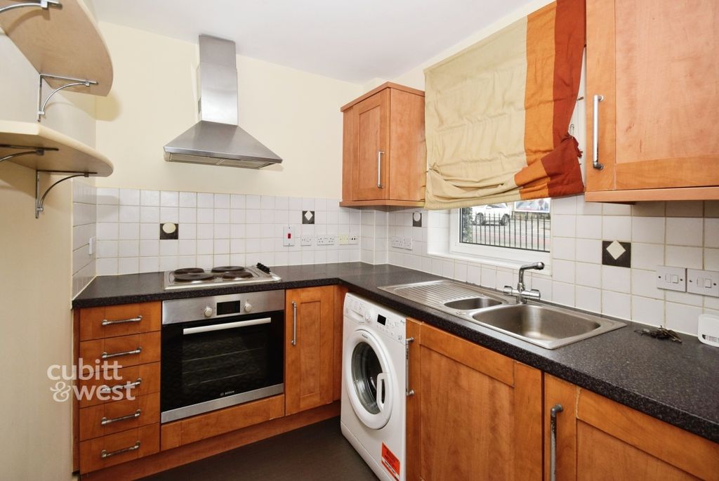 Property photo 3 of 8 2
