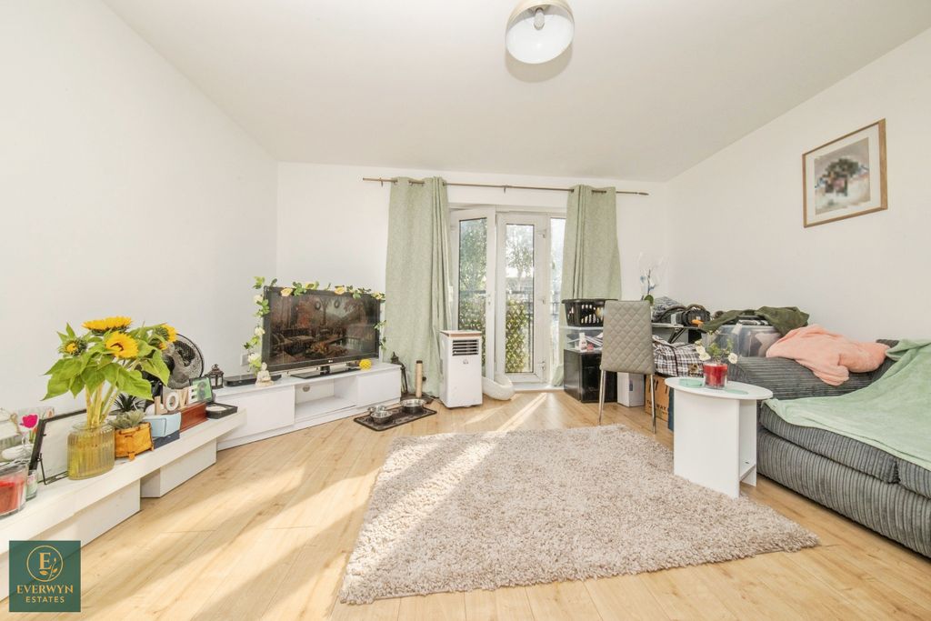Property photo 3 of 10 Qq-7
