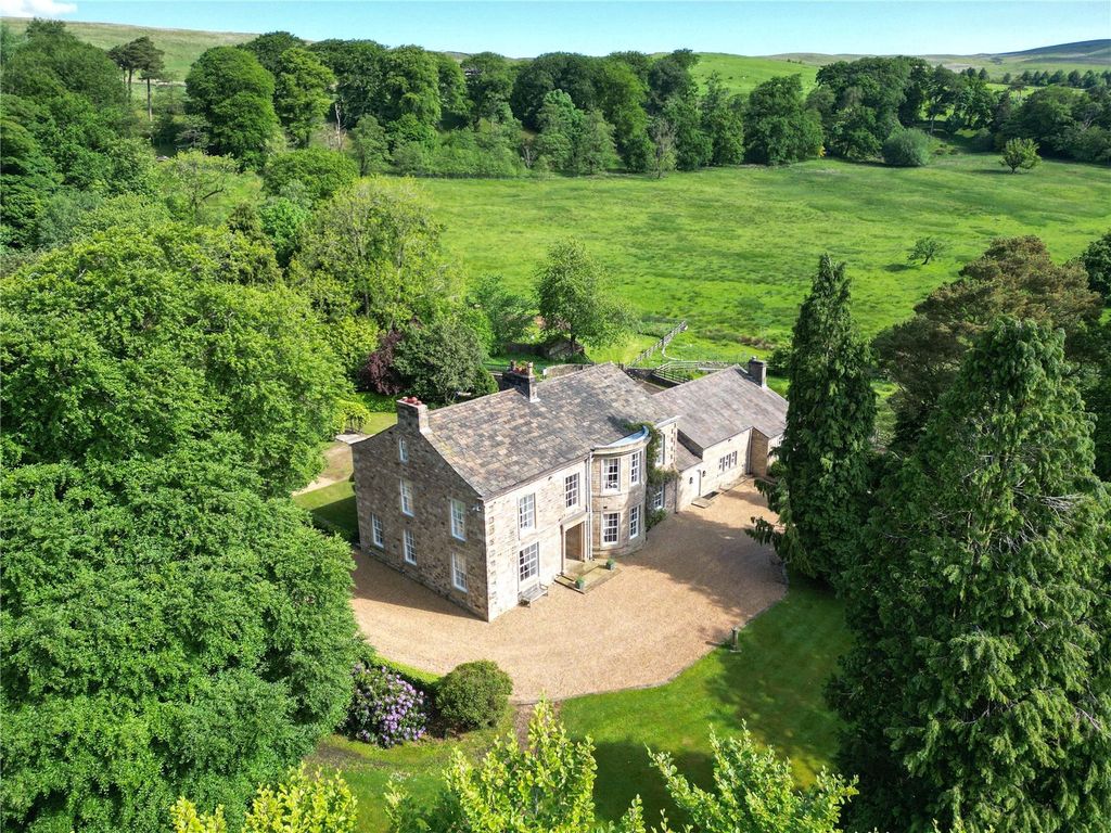 Property photo 2 of 22 Whins House
