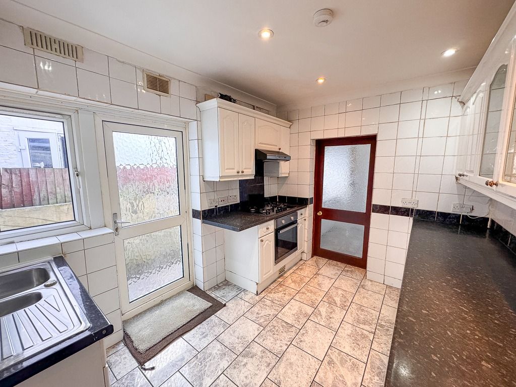 Property photo 2 of 19 5523513