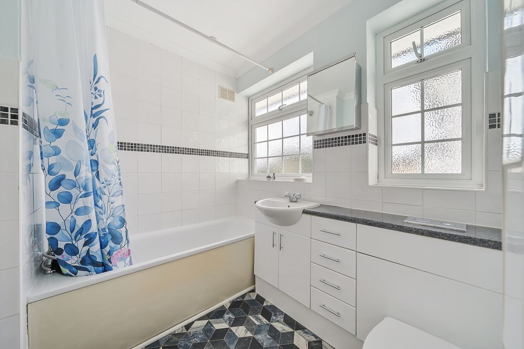 Property photo 2 of 30 Bathroom