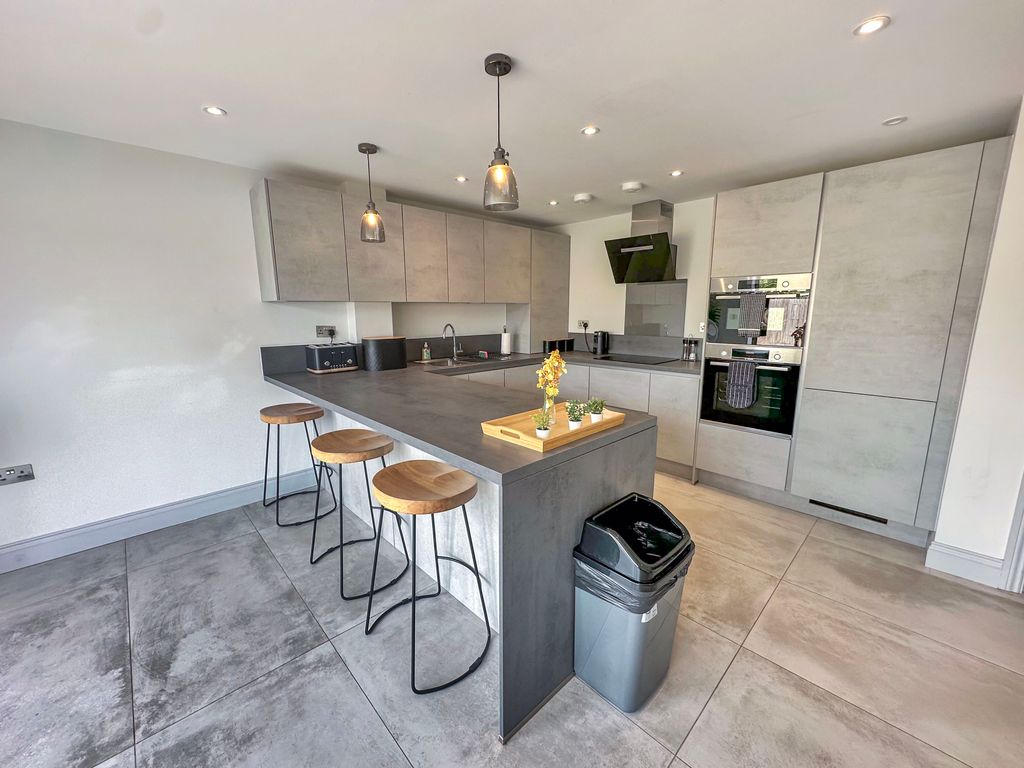 Property photo 3 of 21 Photo 10