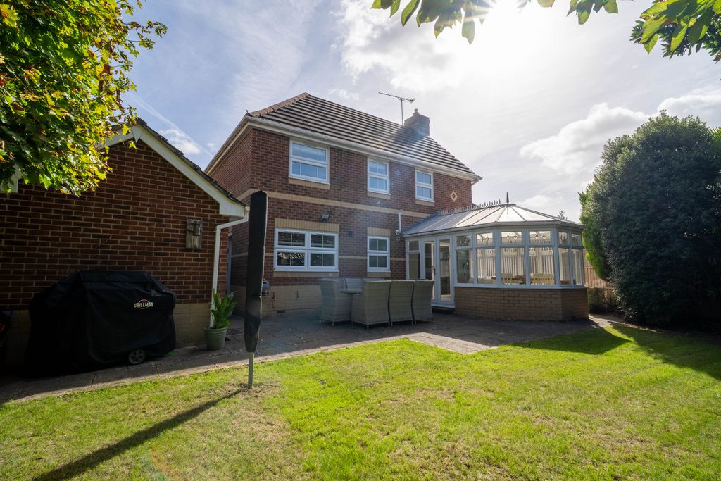 Property photo 2 of 21