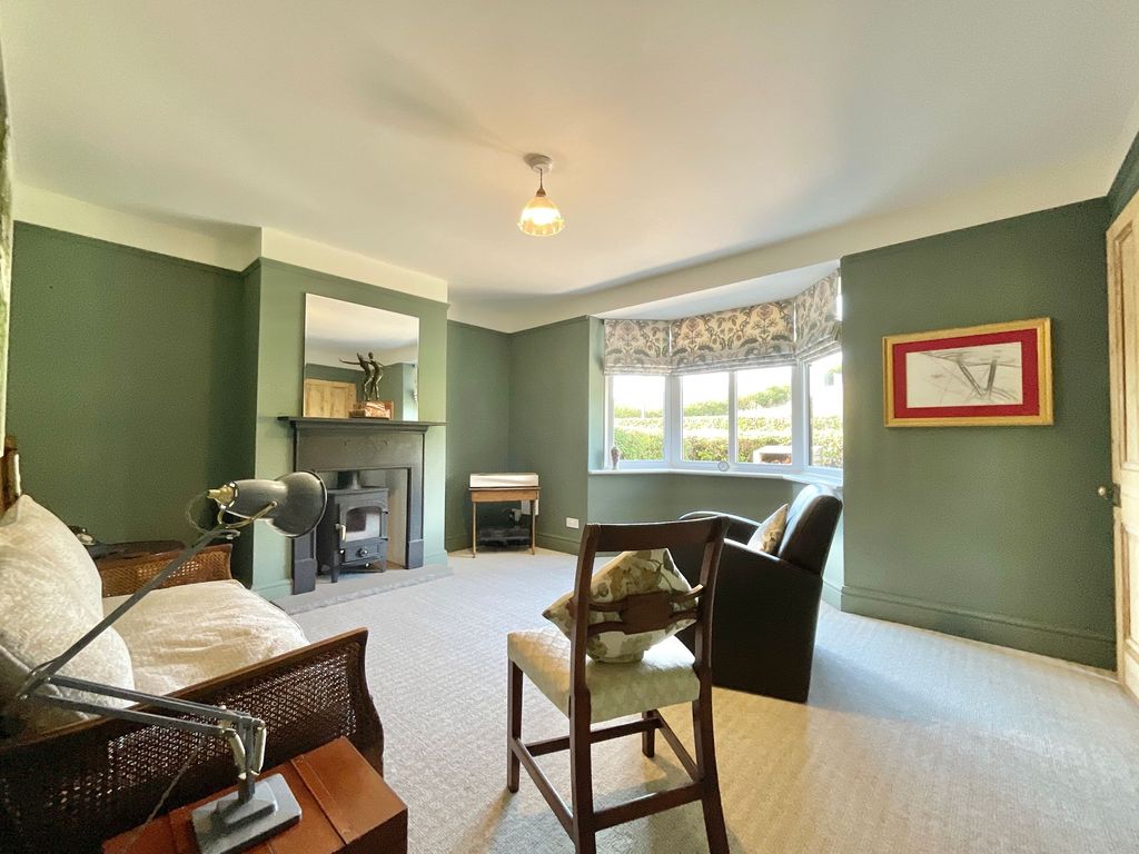 Property photo 2 of 34