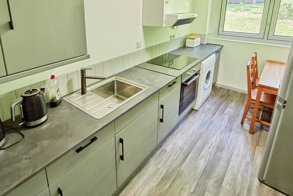 Property photo 2 of 15 Kitchen