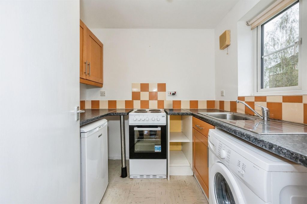 Property photo 2 of 12