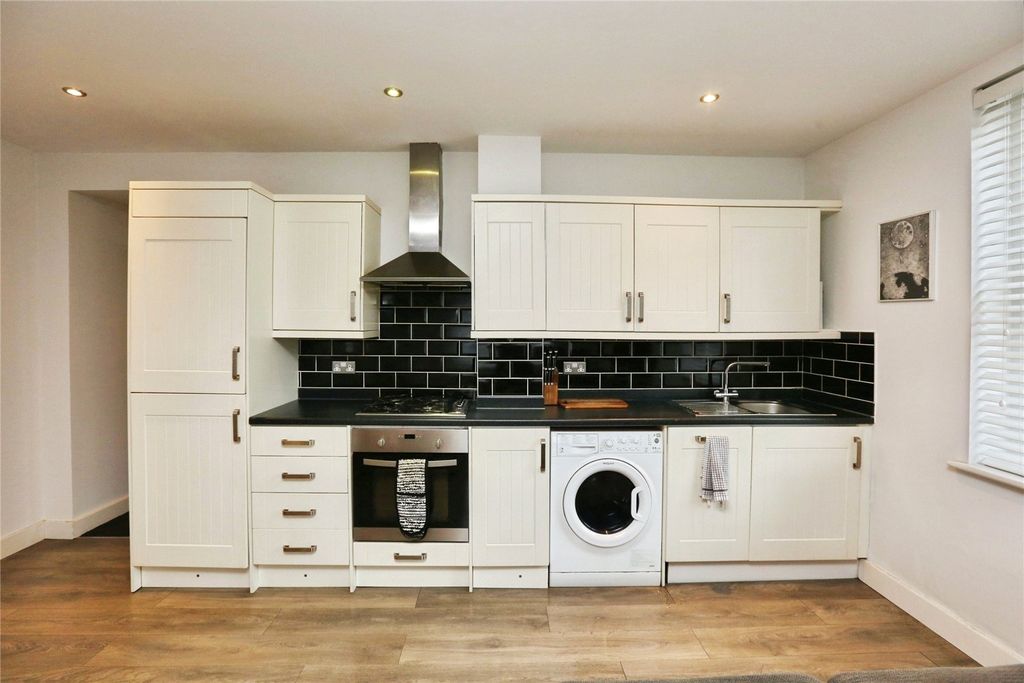 Property photo 2 of 11 Picture No. 07