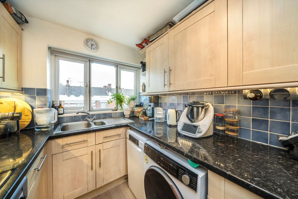 Property photo 2 of 6