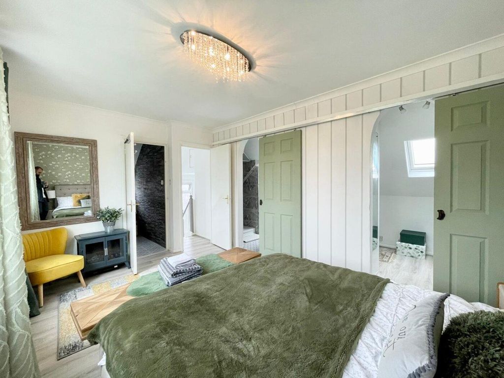 Property photo 3 of 18 43A88Ea8-5c64-4Ac9-Beee-8141A4Bc8B8E-1400x1050.Jpg