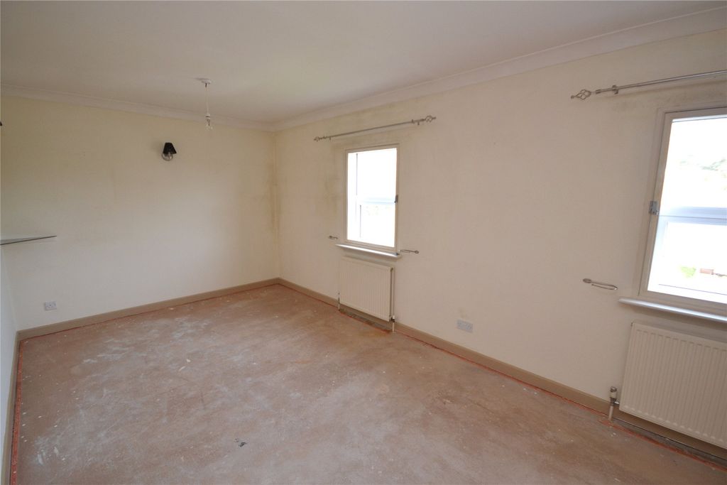 Property photo 3 of 12 Dining Area