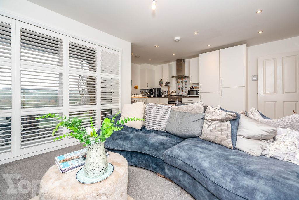 Property photo 3 of 16 Photo #3