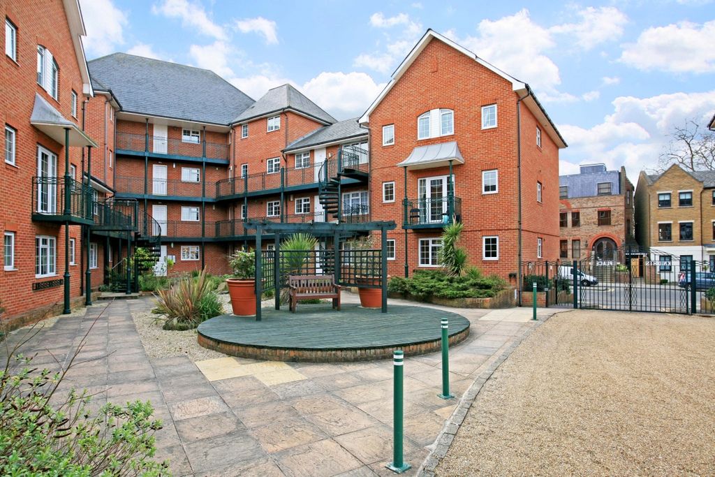 Property photo 3 of 19