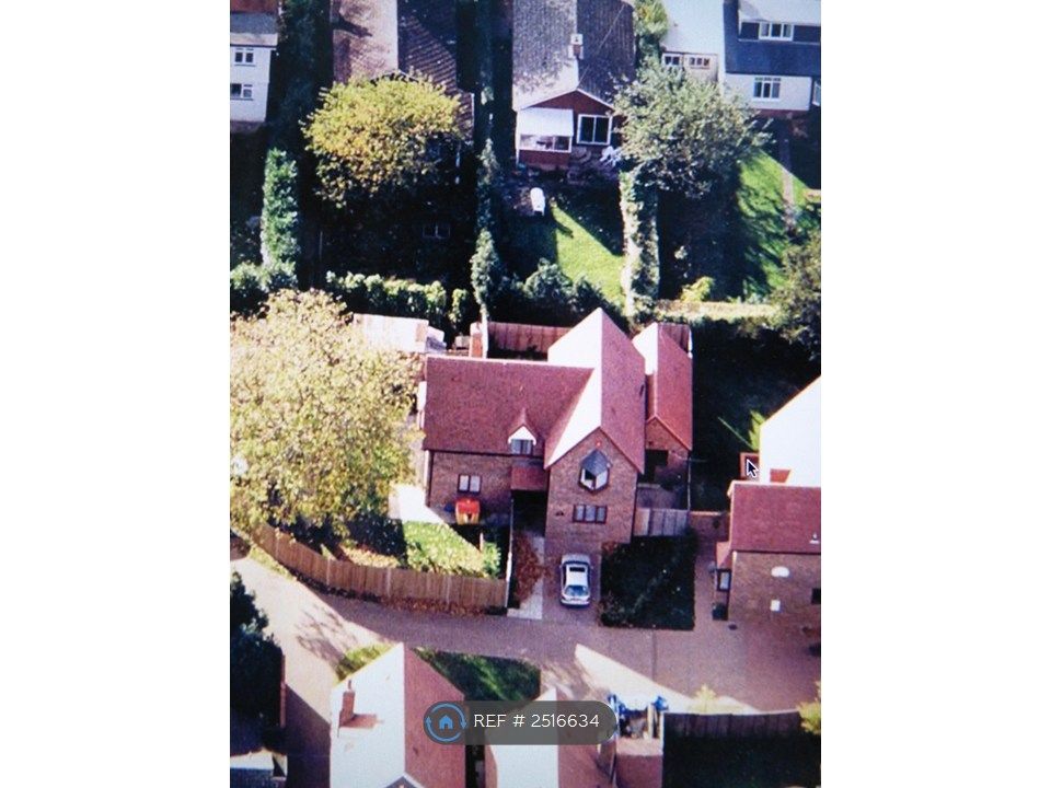 Property photo 3 of 9 Walnut Tree House