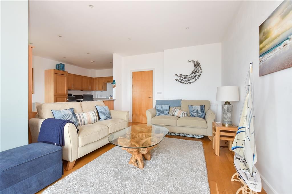Property photo 1 of 15 Lounge