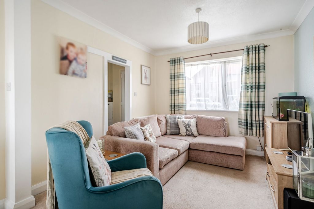 Property photo 3 of 19