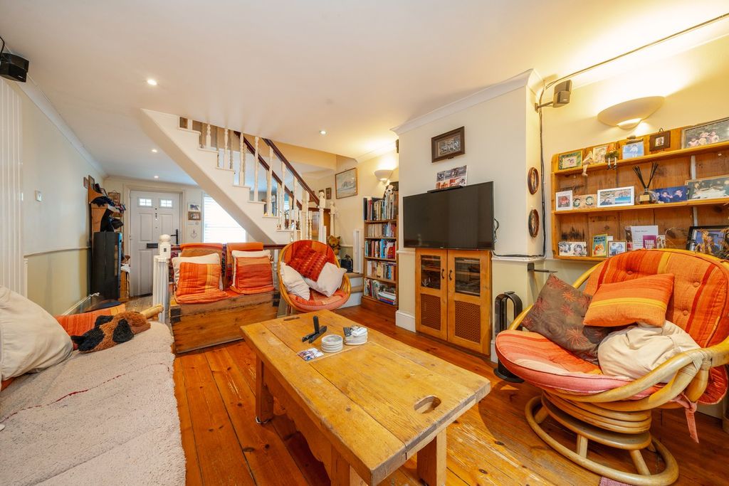 Property photo 3 of 14