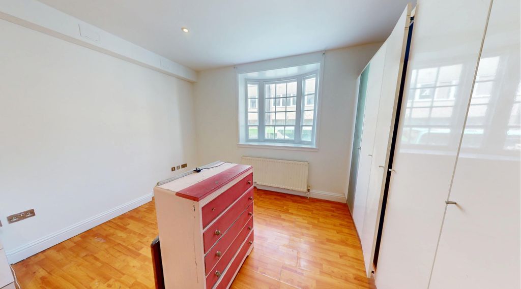 Property photo 2 of 3
